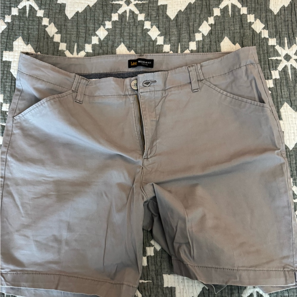 Lee Regular Fit Mid Rise Shorts in Gray